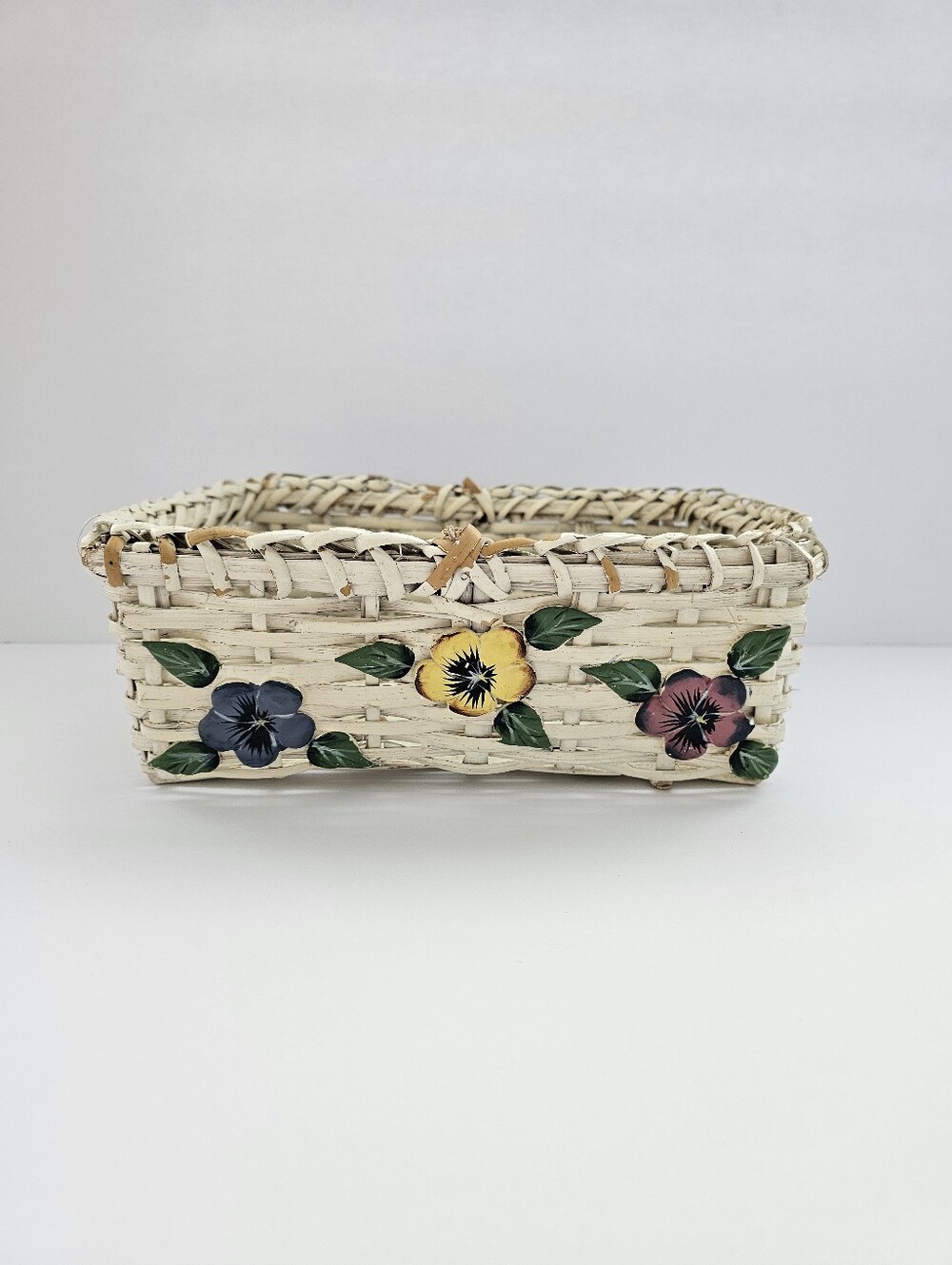 Vintage Hand-Painted Wicker Basket – Shabby Chic Pansy Motif